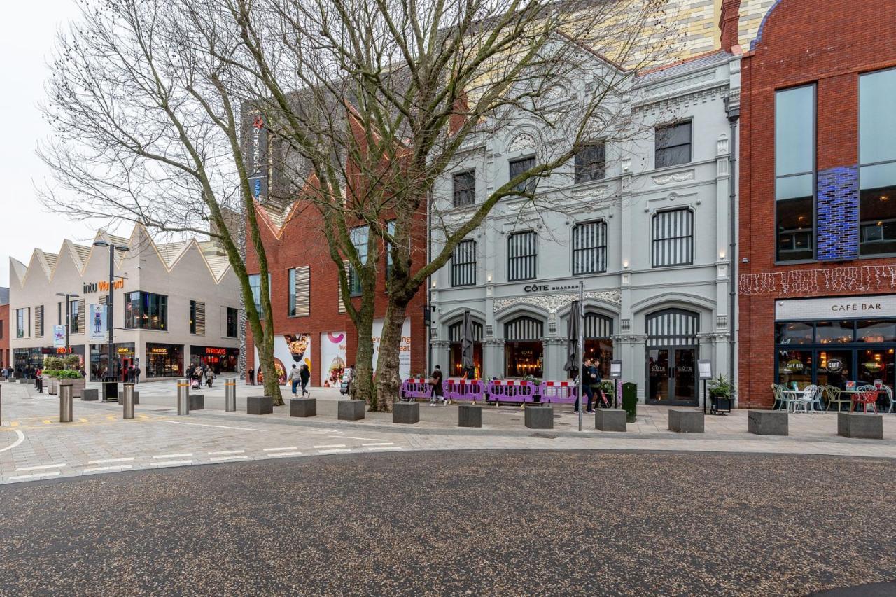 Watford Town Centre, Serviced One Bed Flat With Choice Of King Or Twin Beds, Sleeps Up To 4 Sharing, Free Wifi And Free Movies Londra Esterno foto