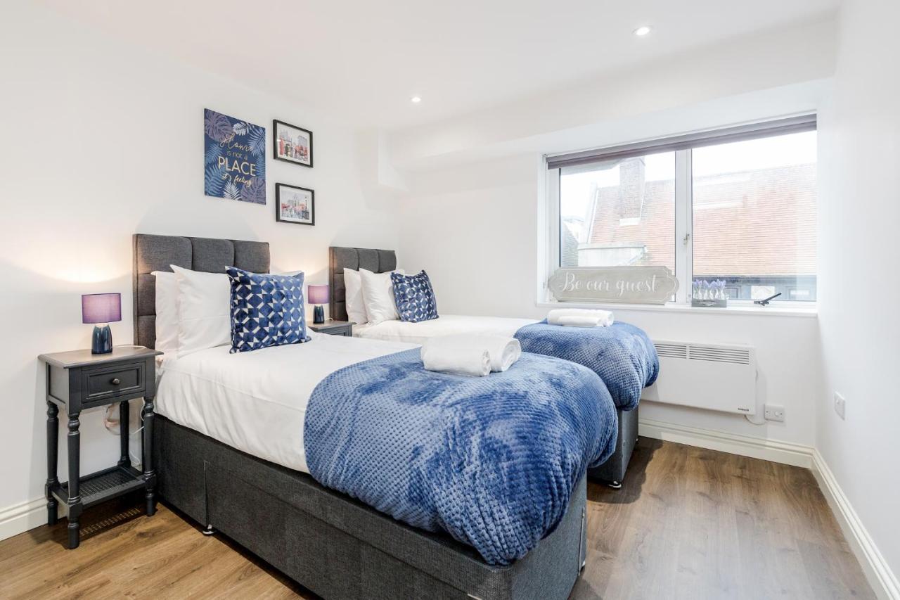 Watford Town Centre, Serviced One Bed Flat With Choice Of King Or Twin Beds, Sleeps Up To 4 Sharing, Free Wifi And Free Movies Londra Esterno foto
