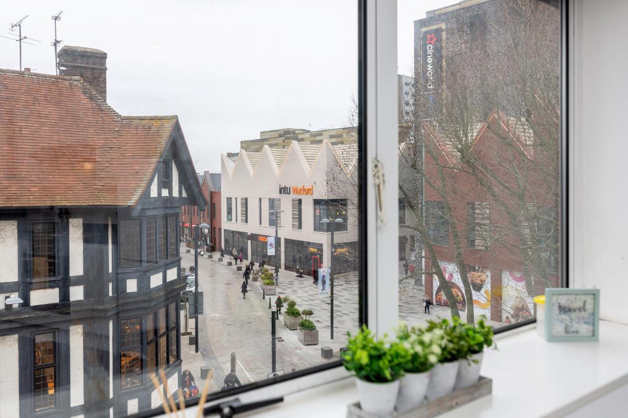Watford Town Centre, Serviced One Bed Flat With Choice Of King Or Twin Beds, Sleeps Up To 4 Sharing, Free Wifi And Free Movies Londra Esterno foto
