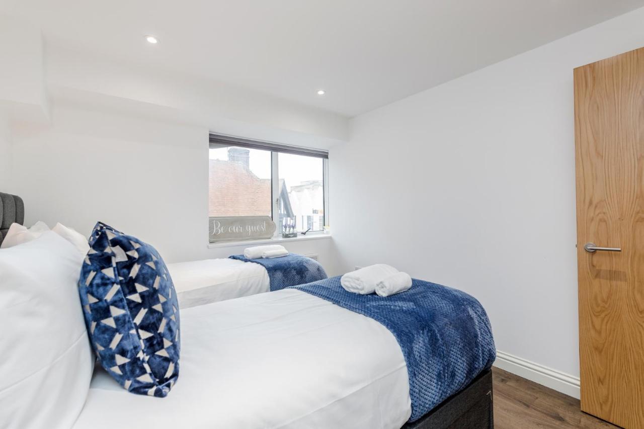 Watford Town Centre, Serviced One Bed Flat With Choice Of King Or Twin Beds, Sleeps Up To 4 Sharing, Free Wifi And Free Movies Londra Esterno foto